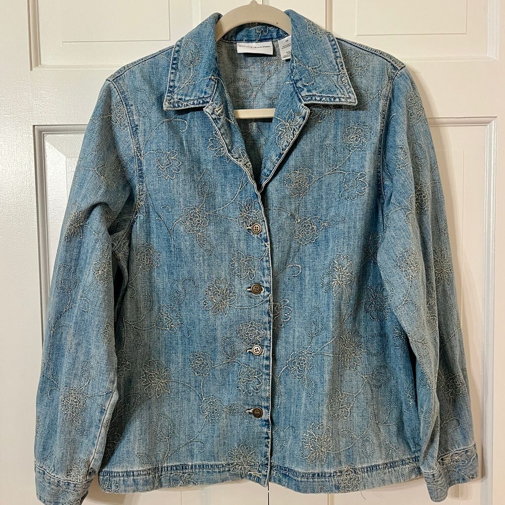 Embroidered Denim Jacket Silver Floral Pattern Button Front Light Wash Sz 10